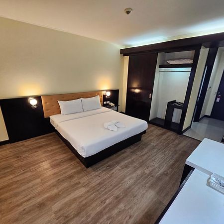 โรงแรม ซิตี้พาร์ค โคราช City Park Hotel Накхонратчасима Экстерьер фото