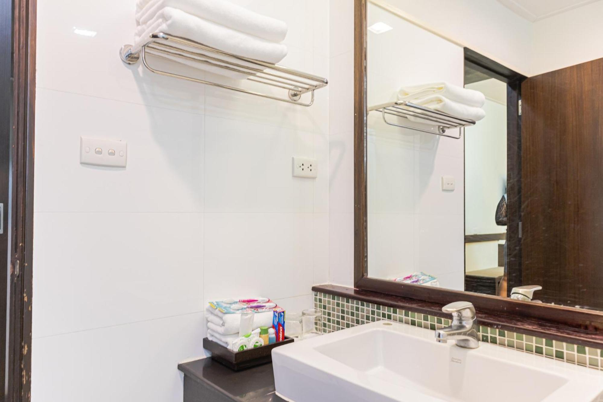 โรงแรม ซิตี้พาร์ค โคราช City Park Hotel Накхонратчасима Экстерьер фото