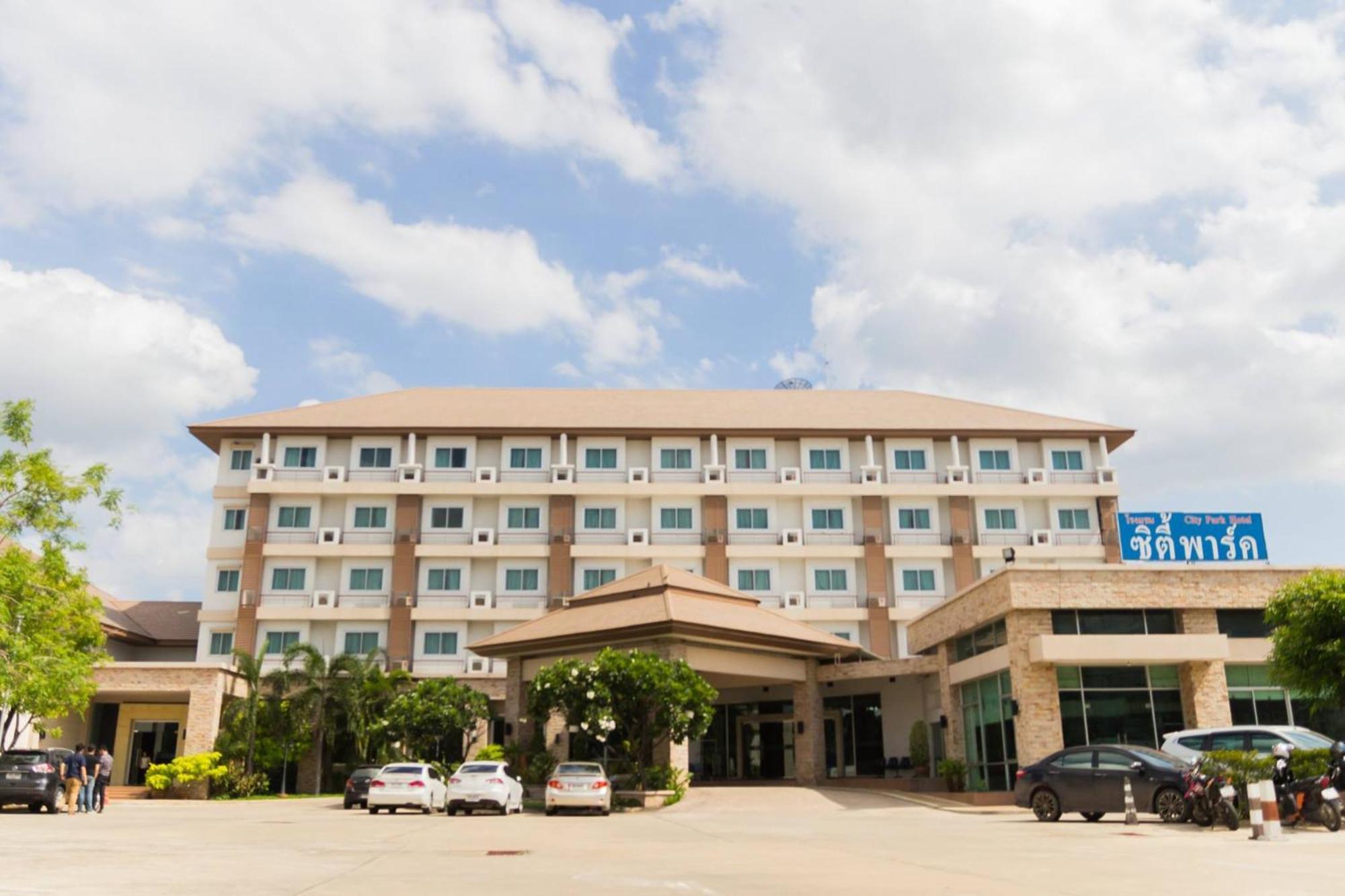 โรงแรม ซิตี้พาร์ค โคราช City Park Hotel Накхонратчасима Экстерьер фото
