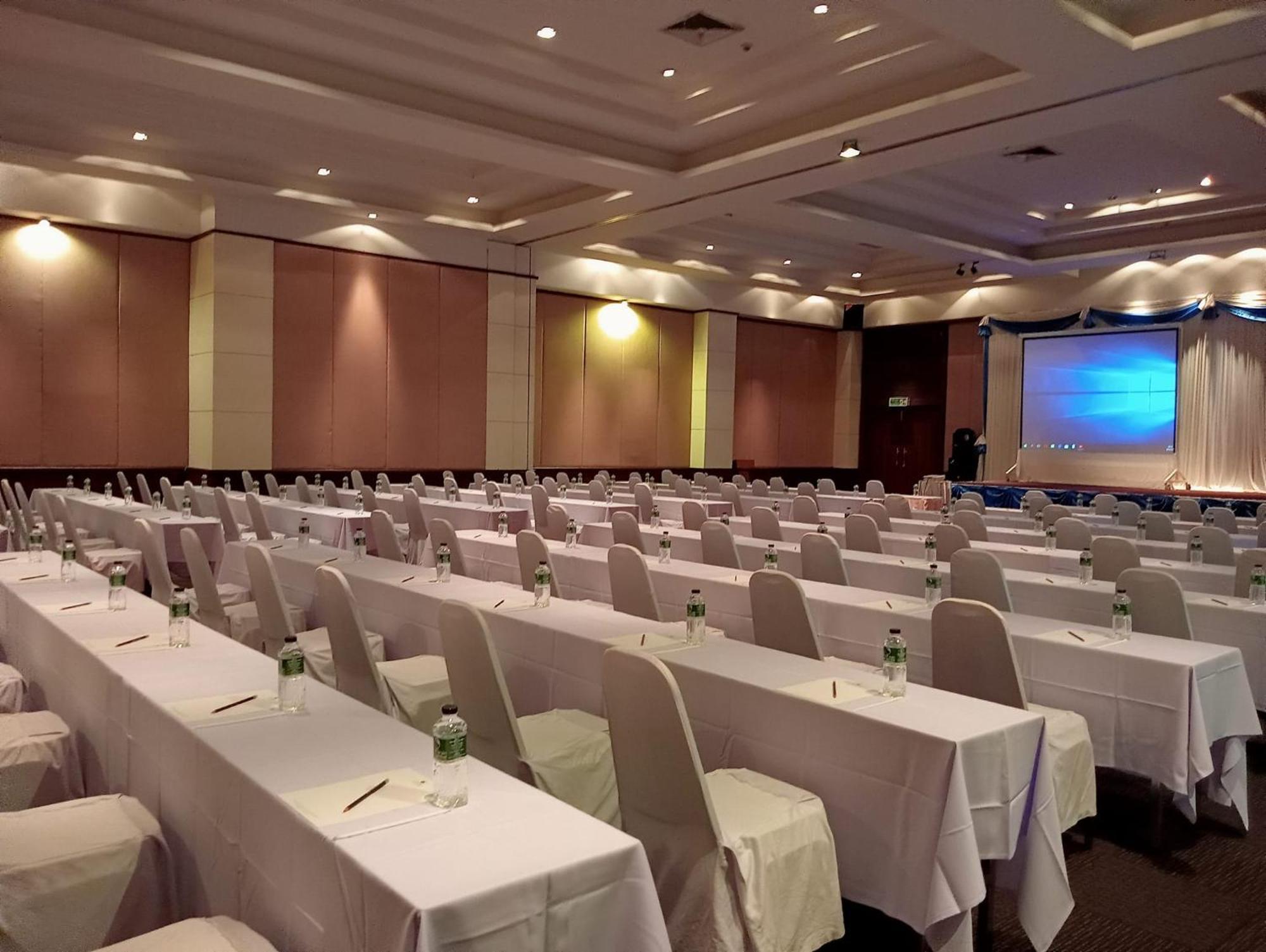 โรงแรม ซิตี้พาร์ค โคราช City Park Hotel Накхонратчасима Экстерьер фото
