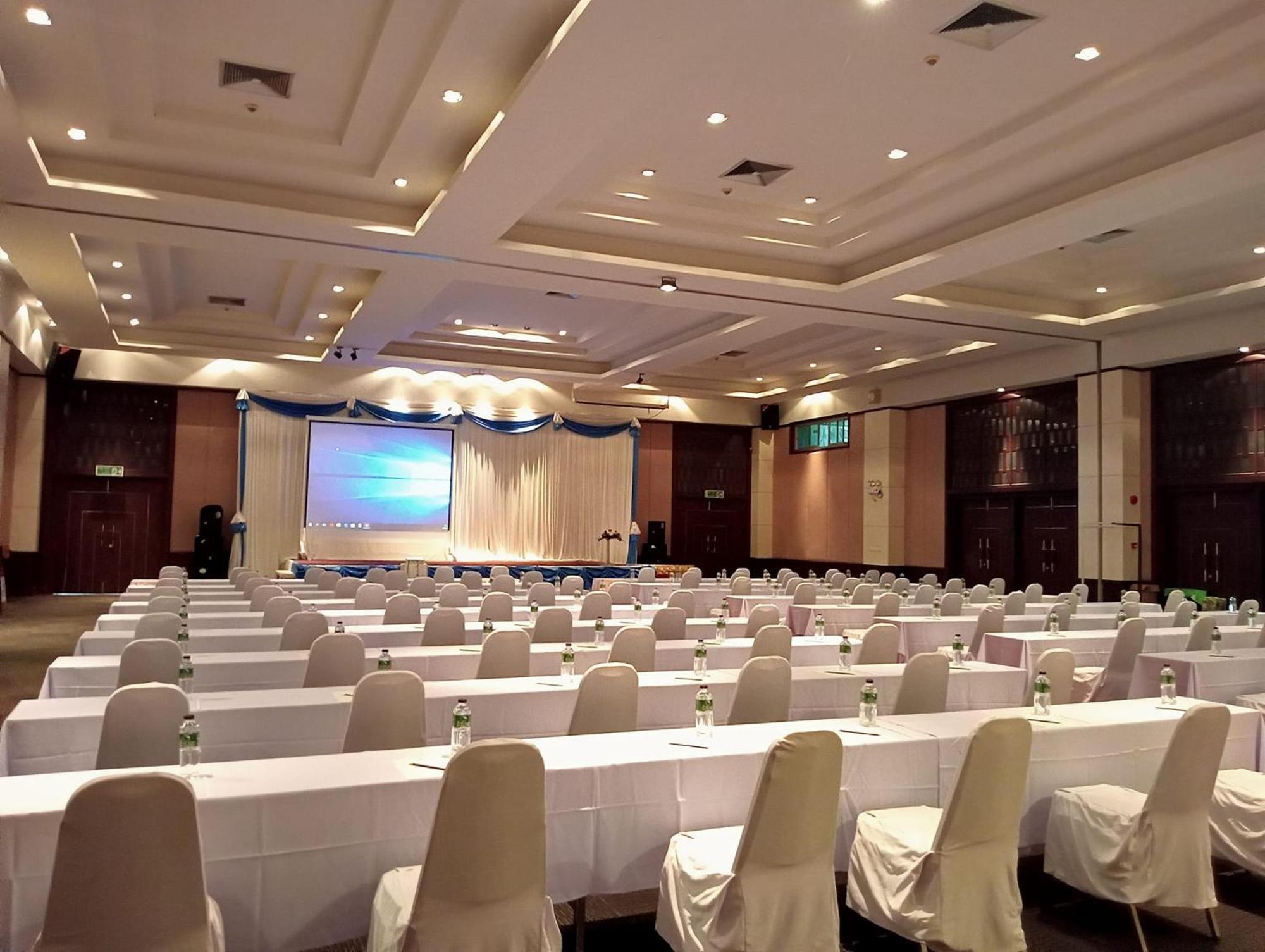 โรงแรม ซิตี้พาร์ค โคราช City Park Hotel Накхонратчасима Экстерьер фото
