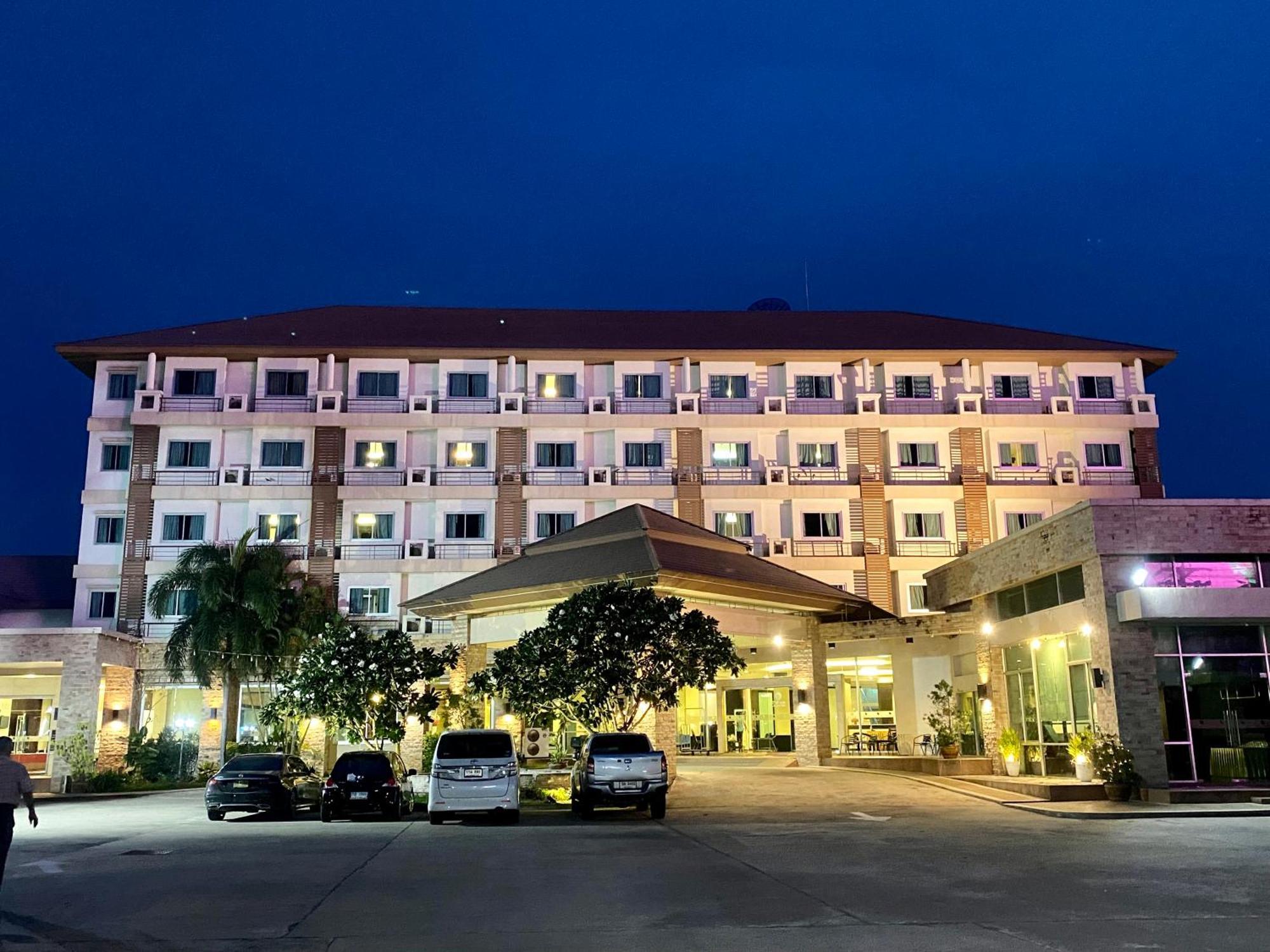 โรงแรม ซิตี้พาร์ค โคราช City Park Hotel Накхонратчасима Экстерьер фото
